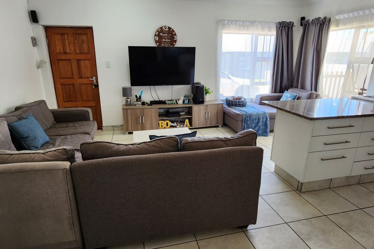 Perfect Townhouse for Scaling Down or First Time Buyers !!! - Photo 5