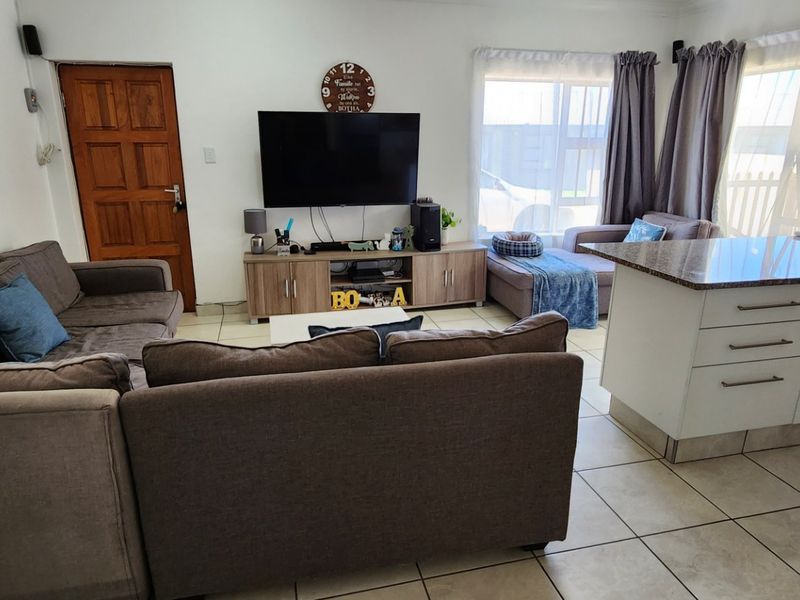 Perfect Townhouse for Scaling Down or First Time Buyers !!! - Photo 5