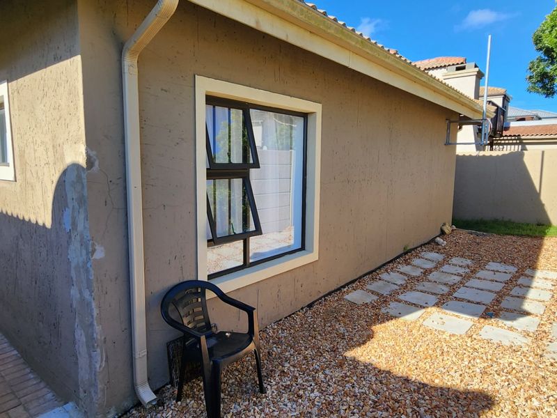 Perfect Townhouse for Scaling Down or First Time Buyers !!! - Photo 10