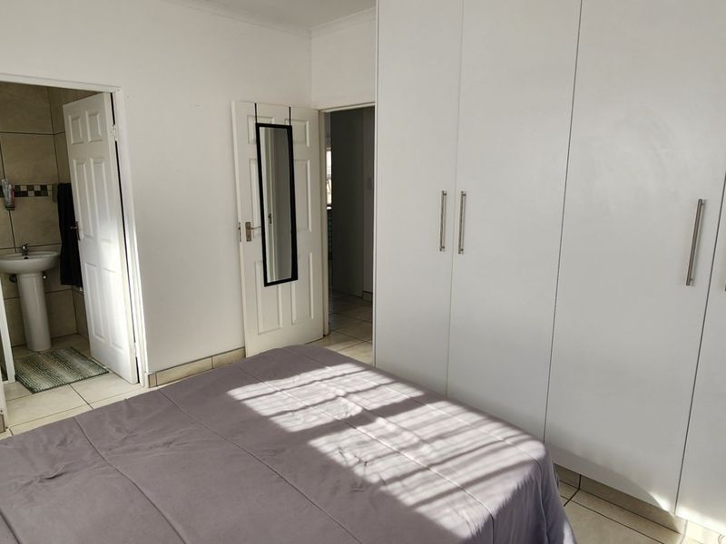 Perfect Townhouse for Scaling Down or First Time Buyers !!! - Photo 6