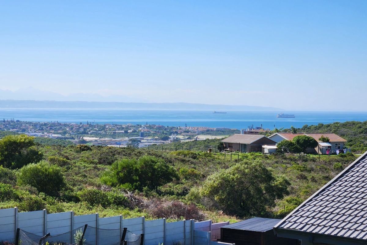 Beautiful and Modern Duet House... Granny Flat... Sea Views !! - Photo 2