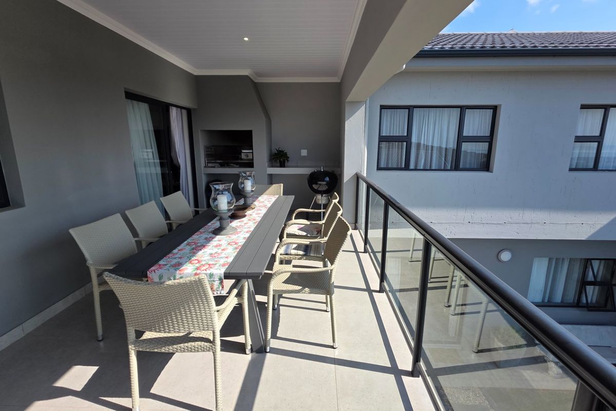 Beautiful and Modern Duet House... Granny Flat... Sea Views !! - Photo 4