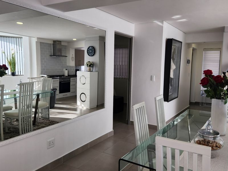 Beautiful Apartment.... Ground Floor.... Large Garage with Direct Access !!! - Photo 5