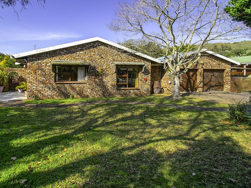 We are proud to present this stunning, low-maintenance 4-bedroom home, newly available on the market, under an exclusive mandate. - Photo 3