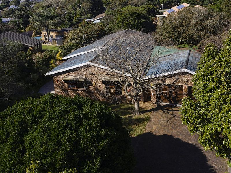 We are proud to present this stunning, low-maintenance 4-bedroom home, newly available on the market, under an exclusive mandate. - Photo 5