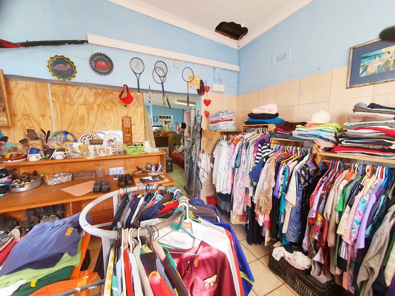 Commercial Property With 3 Businesses And Great Exposure!  - Photo 6