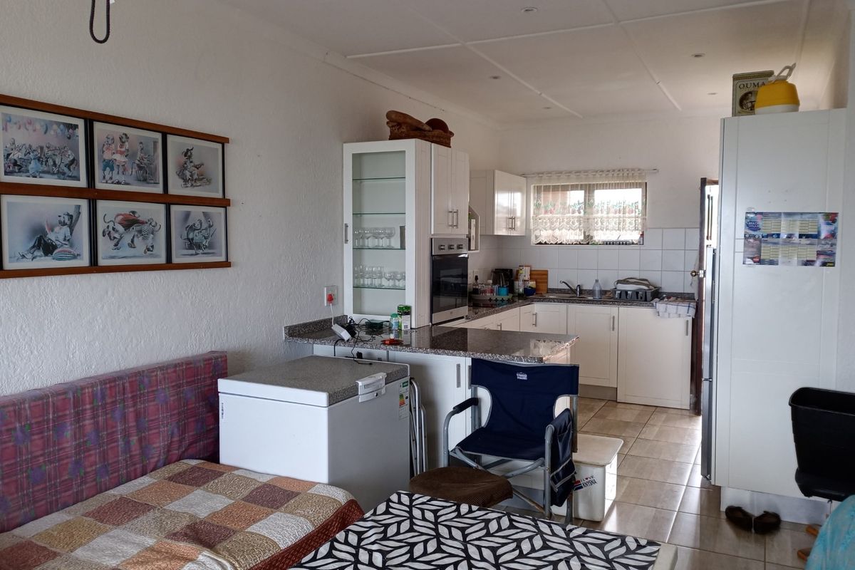 Beach Front Apartment In A Secure Gated Complex - Photo 2