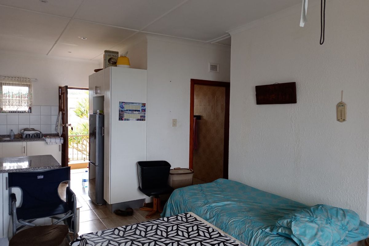 Beach Front Apartment In A Secure Gated Complex - Photo 3