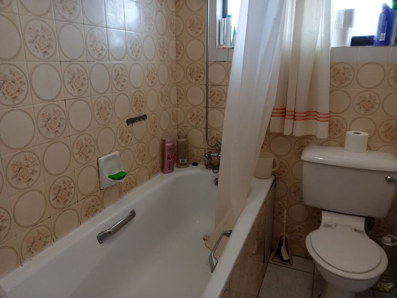 Beach Front Apartment In A Secure Gated Complex - Photo 7