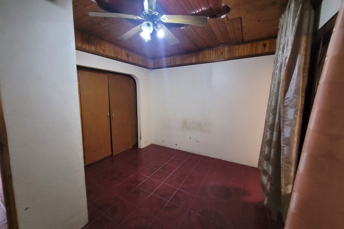 4 Bedroom Home with 1 Bedroom Flat - Photo 5