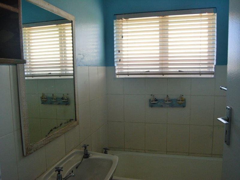 Right on the Beach with Sea and Beach views! - Photo 9