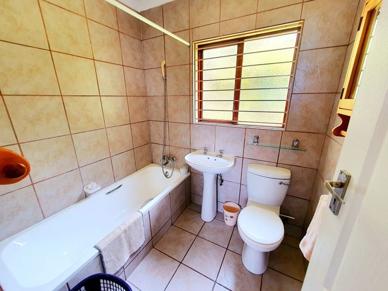 A Great Business Opportunity – 5 Fully Furnished Self Contained Units Plus A Separate Stand For Sale at the Coast! - Photo 7