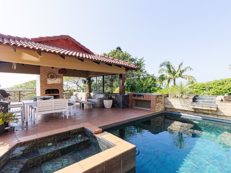 A MAJESTIC home with incredible income generating potential - Photo 2