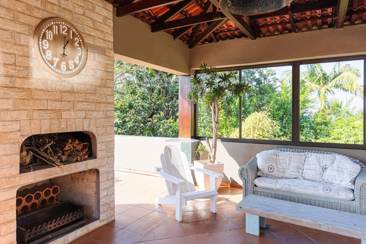 A MAJESTIC home with incredible income generating potential - Photo 5