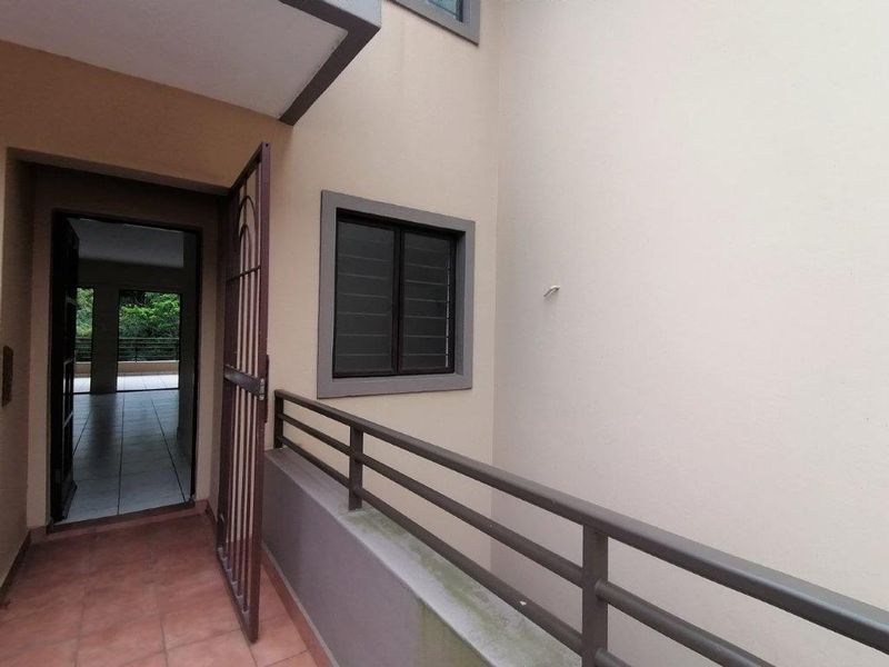 Spacious Unit in A Secure Complex in St Michaels on Sea - Photo 2