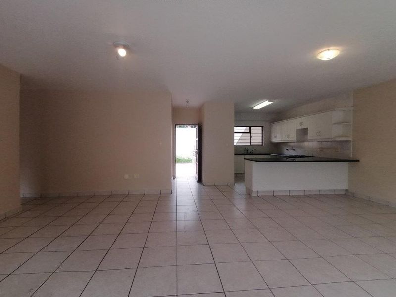 Spacious Unit in A Secure Complex in St Michaels on Sea - Photo 9