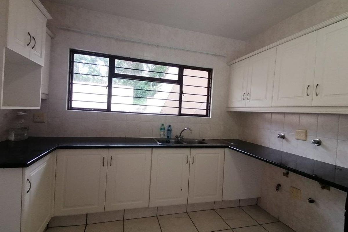 Spacious Unit in A Secure Complex in St Michaels on Sea - Photo 5