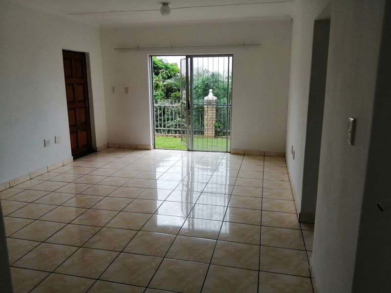 Lockup And Go 3 Bedroom Facebrick Townhouse - Photo 4