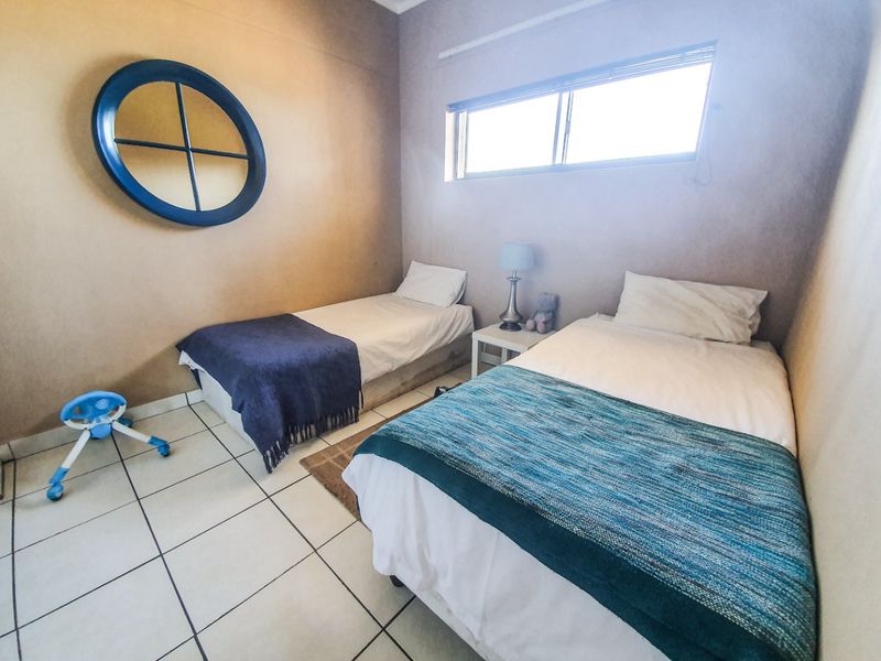 Furnished Modern Apartment By The Sea! - Photo 9