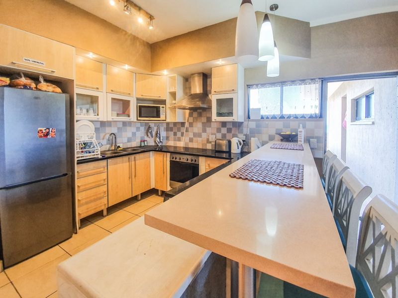 Furnished Modern Apartment By The Sea! - Photo 7