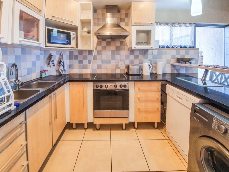 Furnished Modern Apartment By The Sea! - Photo 6