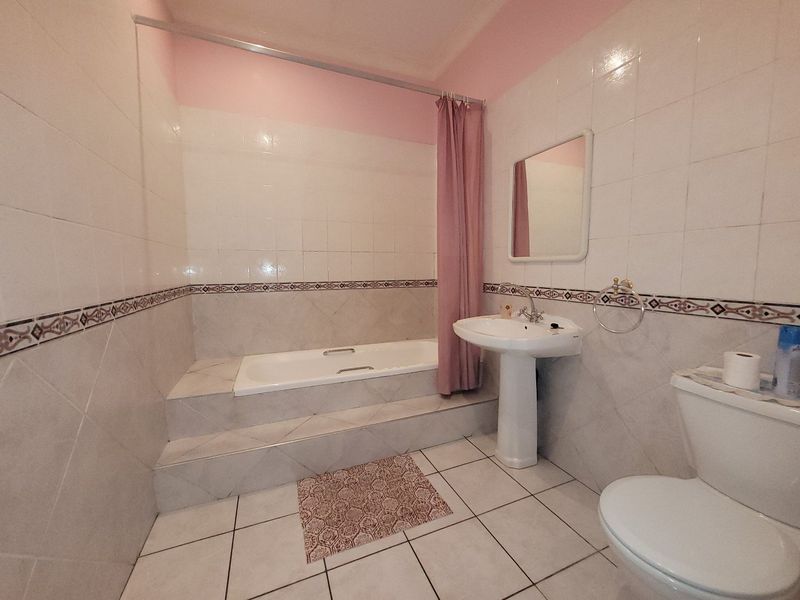 Perfectly Located Guest House And Caravan Park For The Holiday Makers !! - Photo 9