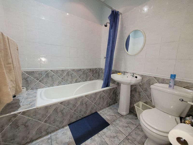 Perfectly Located Guest House And Caravan Park For The Holiday Makers !! - Photo 7