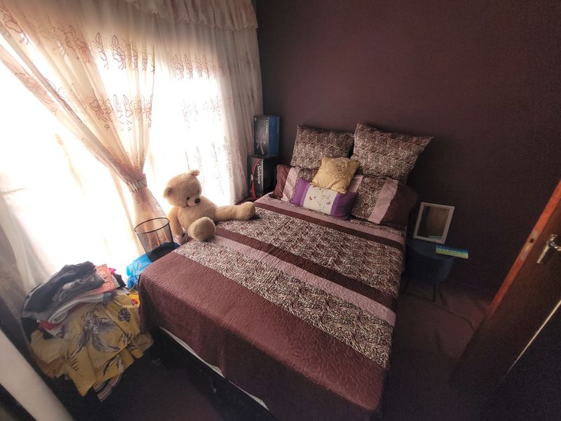 Neat Well Priced Starter Home Up For Grabs - Photo 6