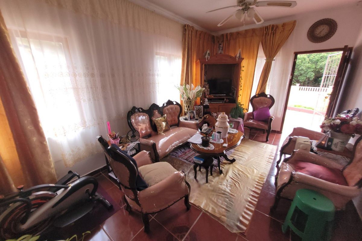 Neat Well Priced Starter Home Up For Grabs - Photo 3