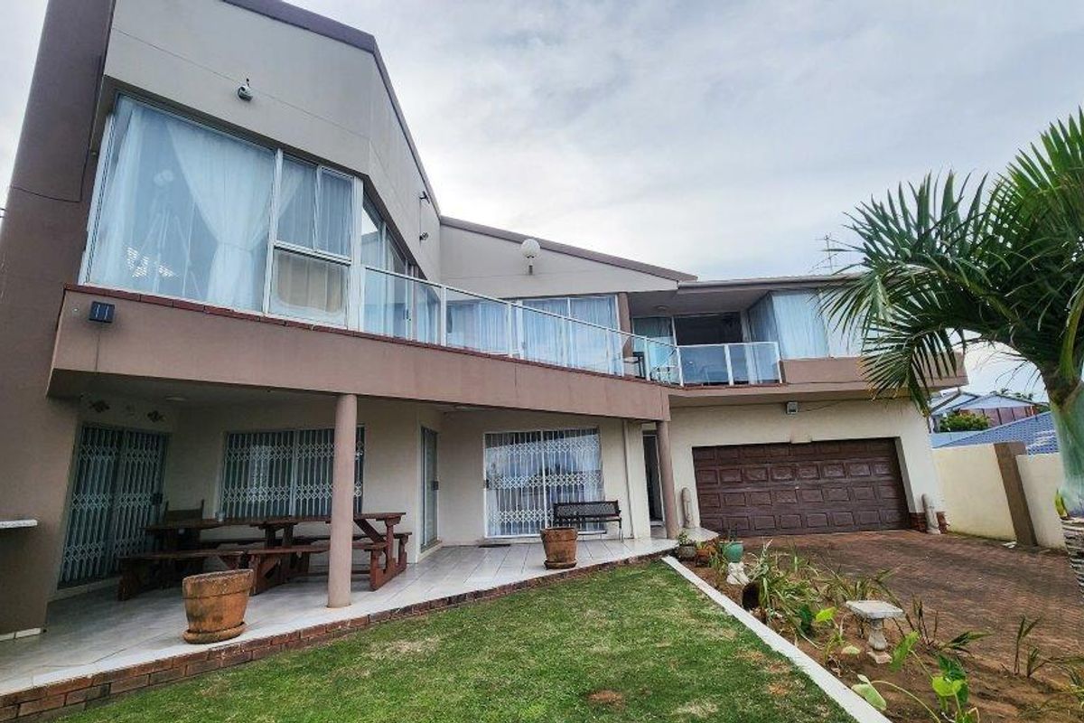 Exquisite Eye Appealing Home In A Perfect Location - Photo 2