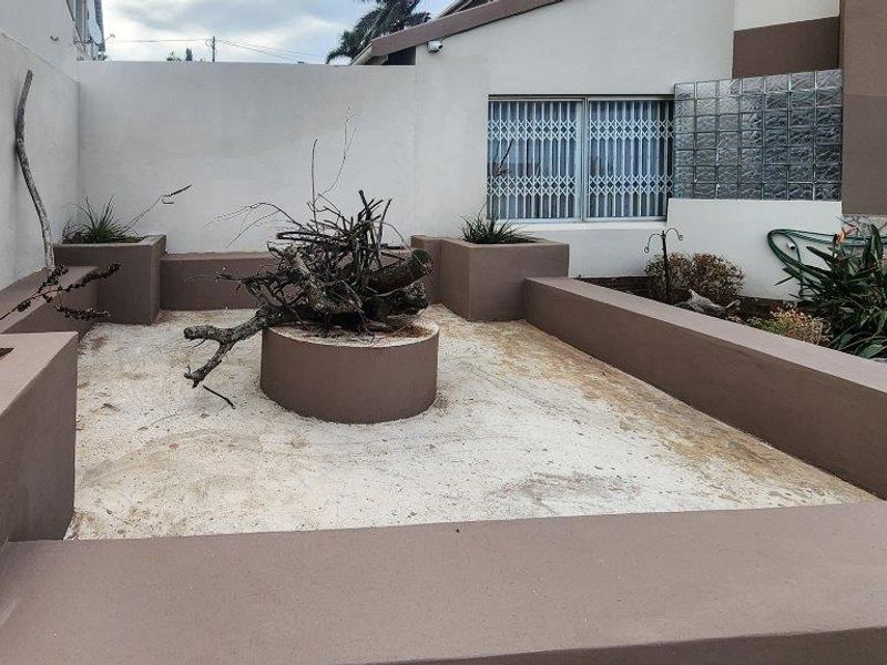 Exquisite Eye Appealing Home In A Perfect Location - Photo 5