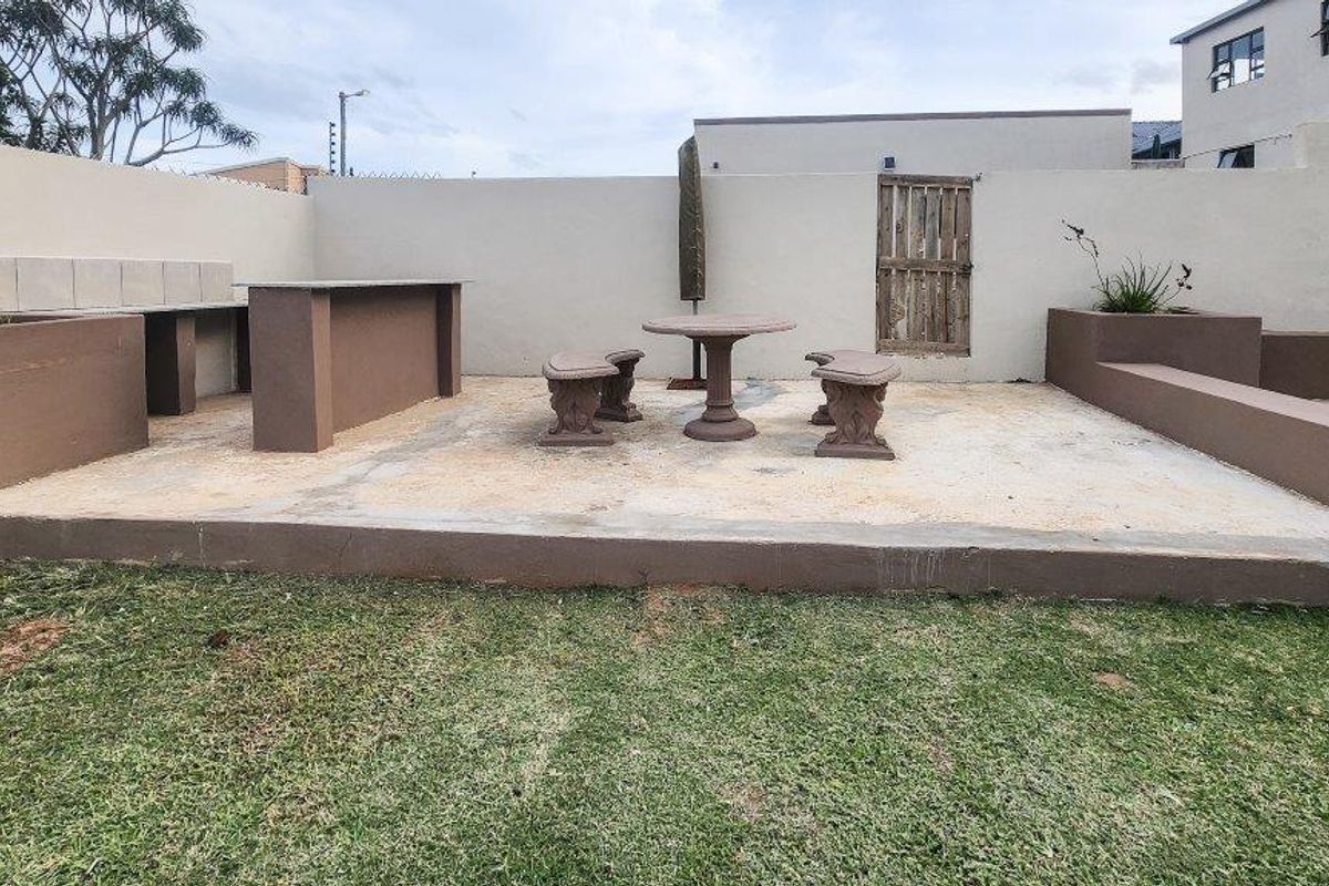 Exquisite Eye Appealing Home In A Perfect Location - Photo 4