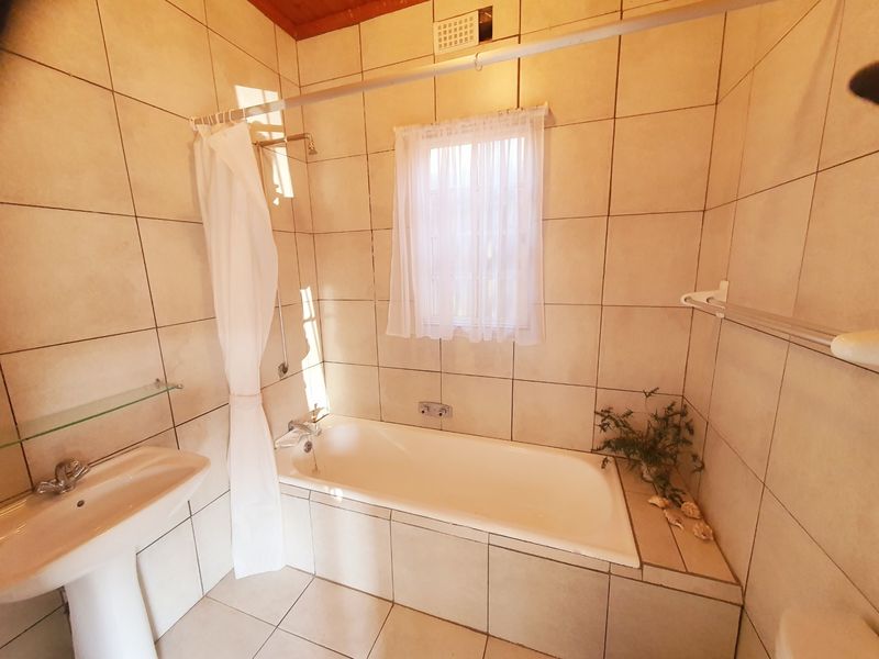 A Commercial Zoned So You Can Run It As A Business Or A House With A Flat !! - Photo 9