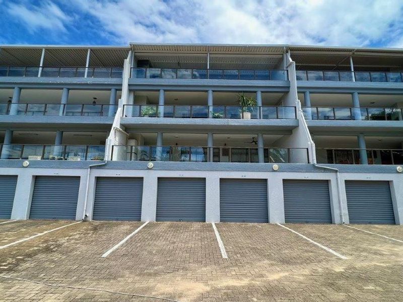 Spacious Apartment In The Heart Of Uvongo - Photo 1