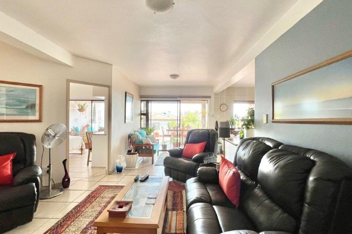 Spacious Apartment In The Heart Of Uvongo - Photo 5