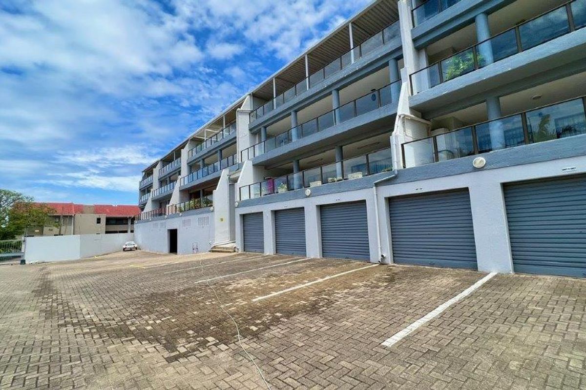 Spacious Apartment In The Heart Of Uvongo - Photo 2