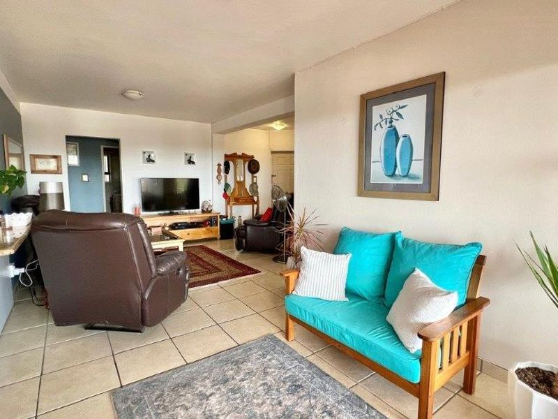 Spacious Apartment In The Heart Of Uvongo - Photo 8