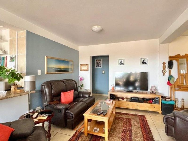 Spacious Apartment In The Heart Of Uvongo - Photo 7