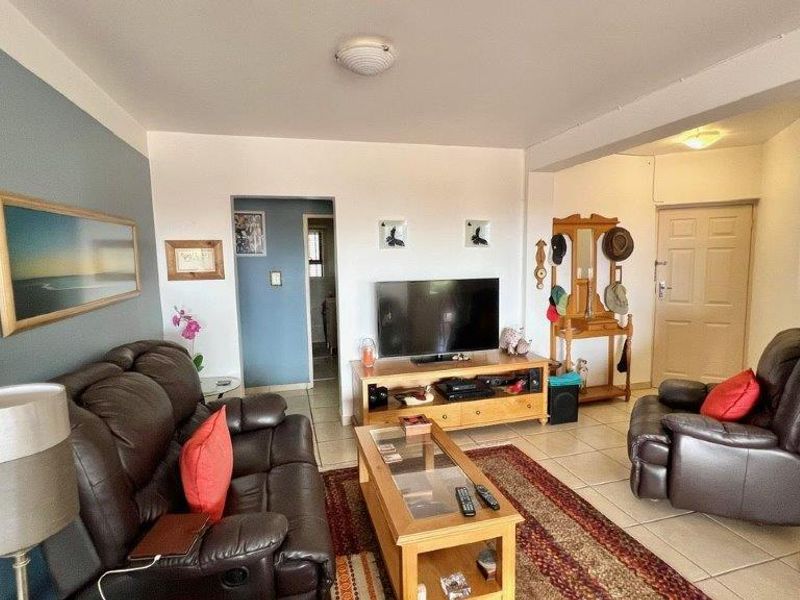 Spacious Apartment In The Heart Of Uvongo - Photo 6
