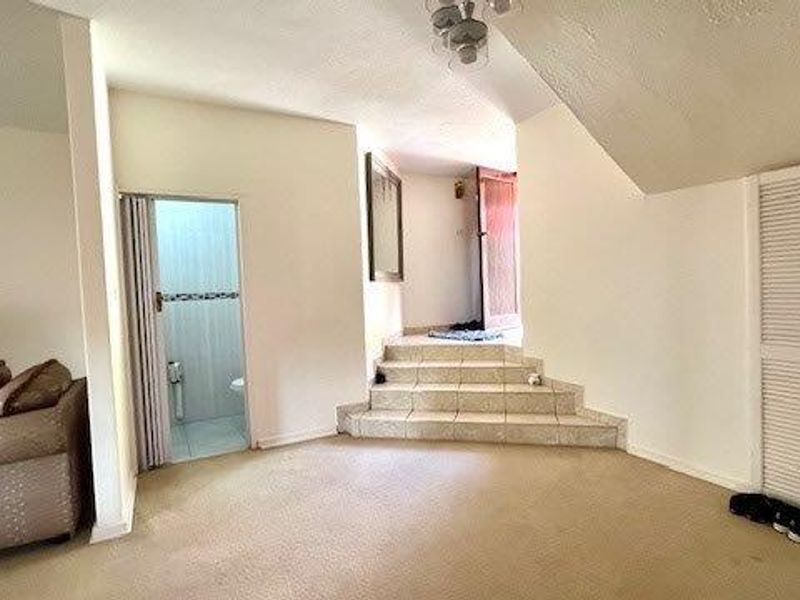 Attractive Spacious 3 Bedroom Duplex In St Michaels On Sea - Photo 5