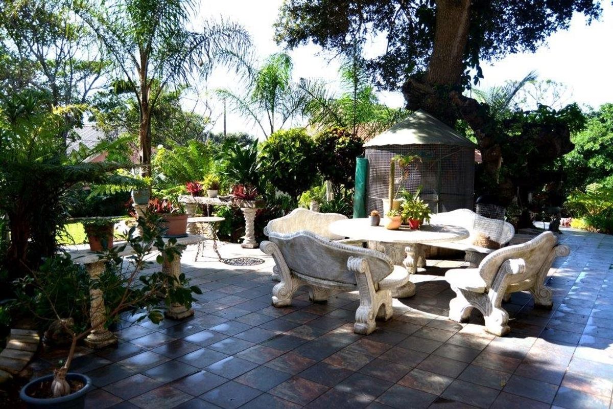 When Only the Best Will Do! 60m from the Beach! - Photo 5