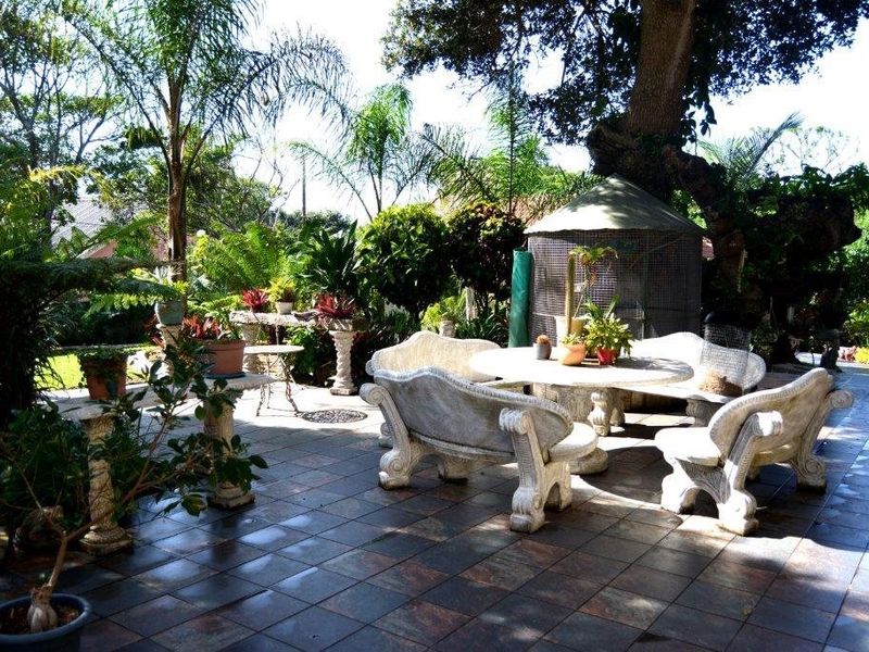 When Only the Best Will Do! 60m from the Beach! - Photo 5