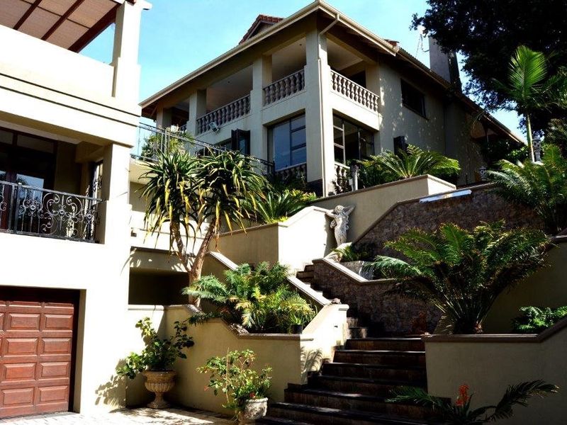 When Only the Best Will Do! 60m from the Beach! - Photo 2