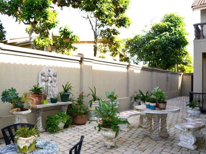 When Only the Best Will Do! 60m from the Beach! - Photo 6