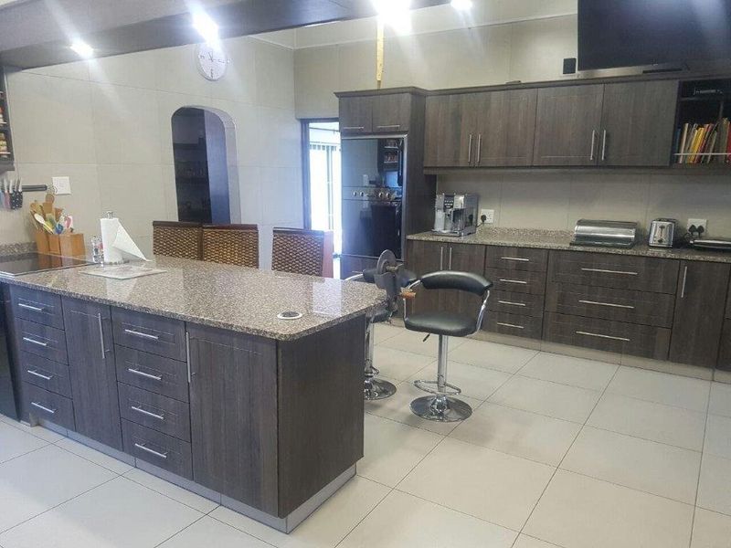 Smallholding with Horses, Stables and Modern Home! - Photo 9