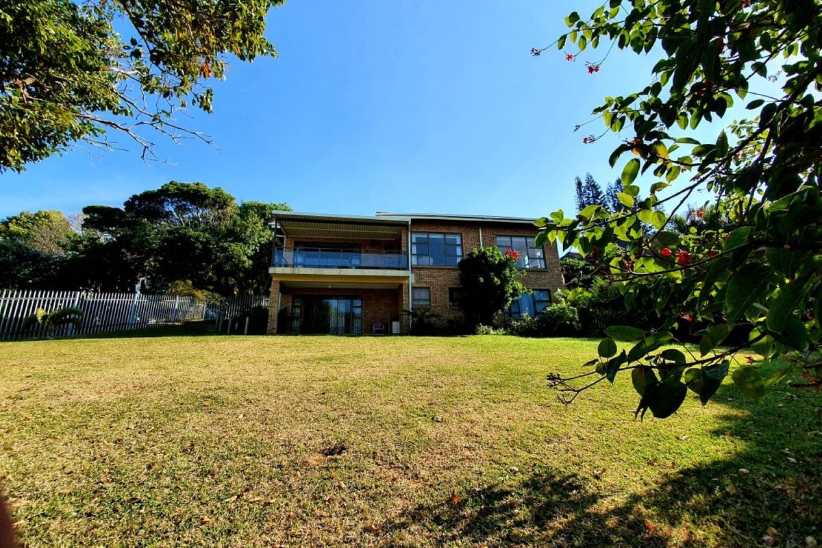 The Perfect Immaculate Face-brick Home, Sea View, Flats! - Photo 4