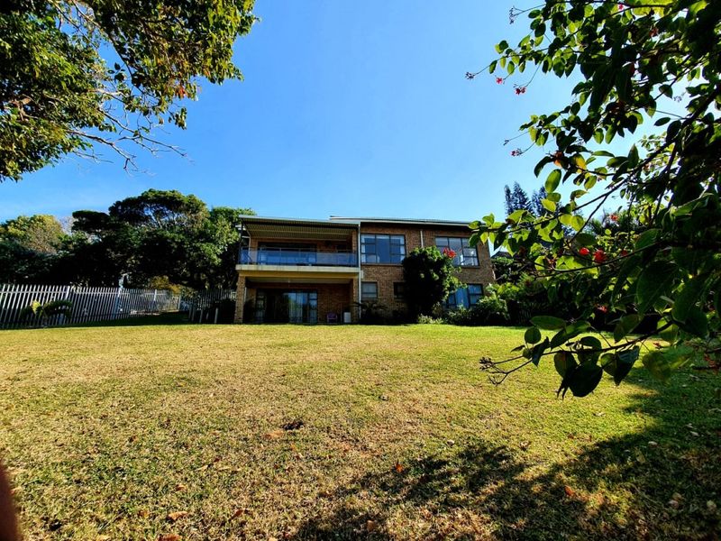 The Perfect Immaculate Face-brick Home, Sea View, Flats! - Photo 4