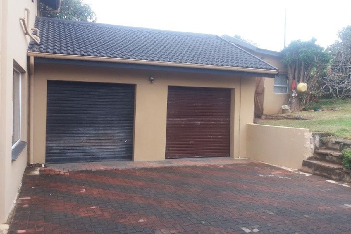 Sea View, Double Storey, Walk to Beach! - Photo 3