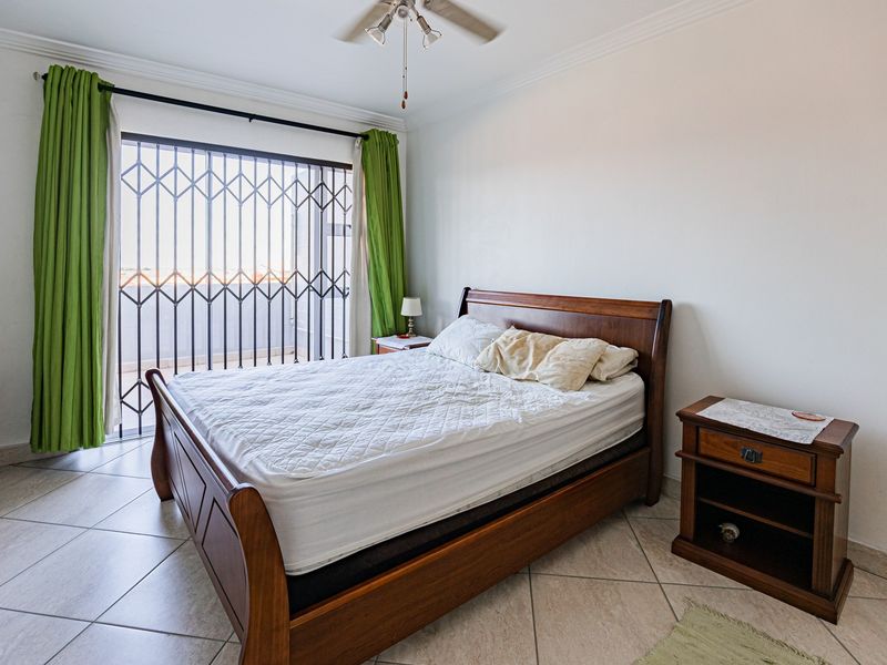 Modern Fully Furnished And Close To All Amenities! - Photo 9