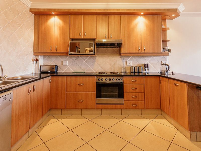 Modern Fully Furnished And Close To All Amenities! - Photo 8